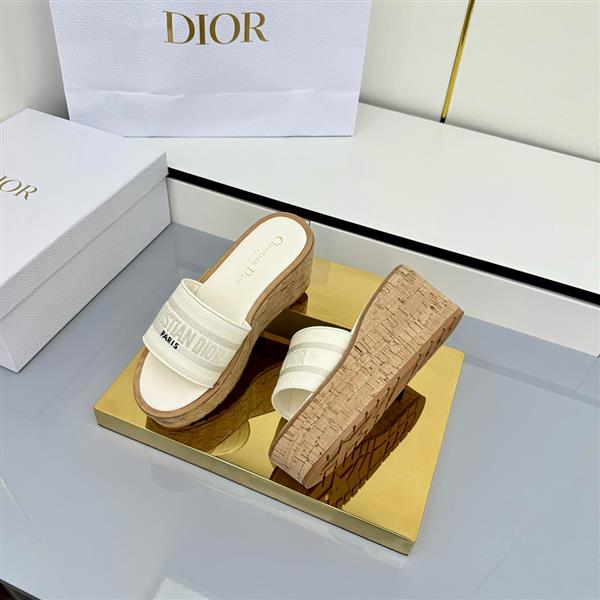 20251128184322436 270